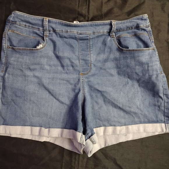 Time and Tru Size XL 16-18 blue jean cutoff shorts relaxed light wash - Picture 1 of 3